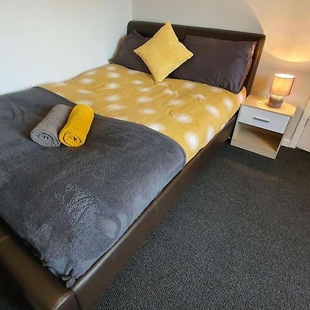 Contractors-City Centre-Parking-Sleeps 9 -Smart Tv, 2 Bathrooms! Coventry Exterior foto